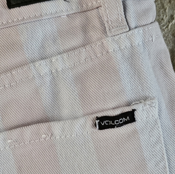 Volcom High Rise Pink and White Striped Denim Shorts Size 28 - Picture 7 of 9